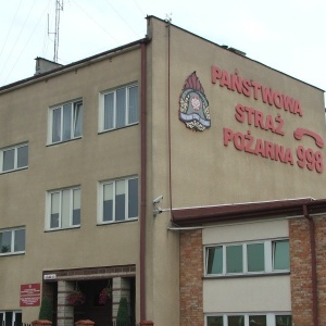 Interwencje straży pożarnej: Wypadek, pożar oraz ulatniający się tlenek węgla
