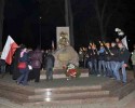 Białystok: „Nielegalne” kwiaty i znicze usunięte sprzed pomników 