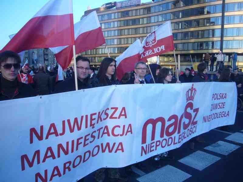 Marsz Niepodległości 2011 (fot. eostroleka.life) 