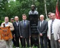 Ossów: Odsłonięto pomnik śp. Lecha Kaczyńskiego 