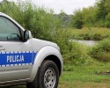 Zwłoki mężczyzny w rzece: „Do sprawy zatrzymano dwóch mieszkańców gminy Czarnia” 