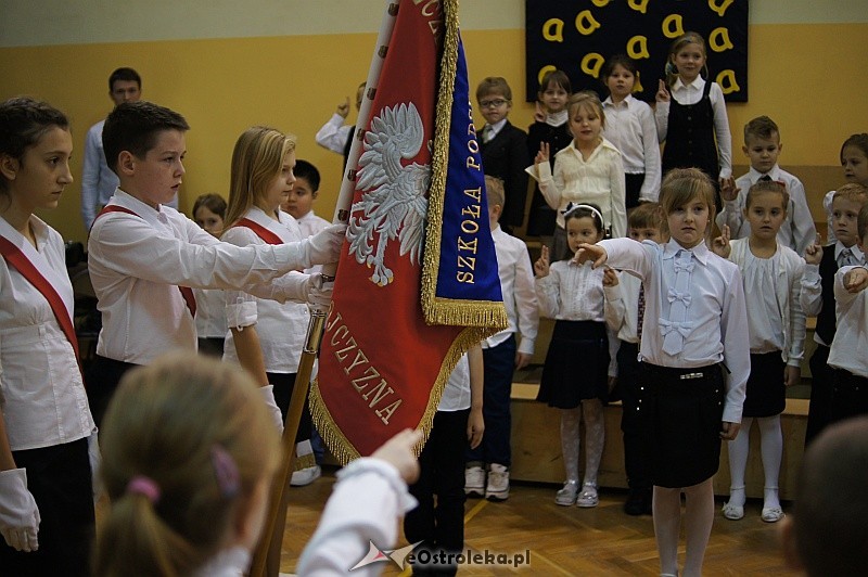 Ślubowanie pierwszoklasist&oacute;w ze Szkoły Podstawowej nr 6 w Ostrołęce fot. eOstrołęka.pl