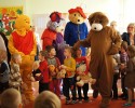 Pluszowe misie odwiedziły maluchy z „siedemnastki” [ZDJĘCIA]