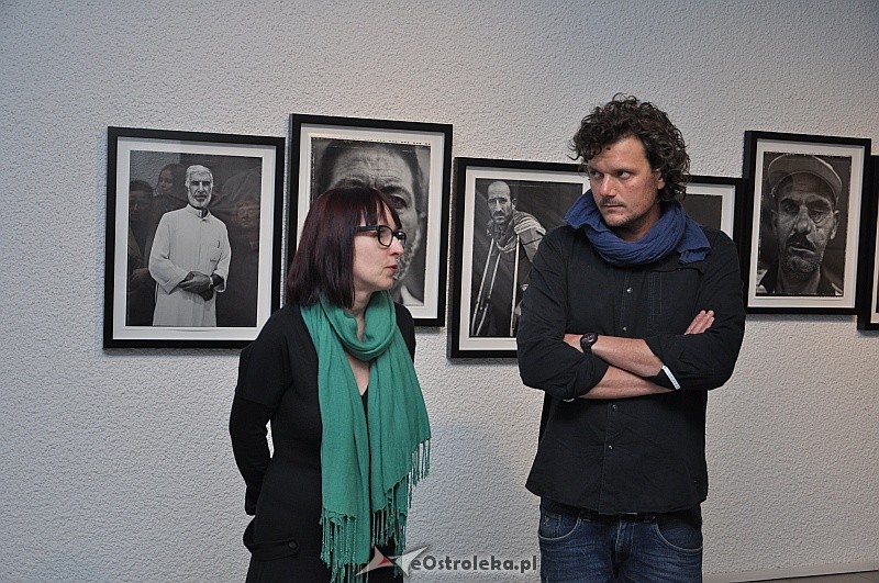 Wernisaż wystawy Filipa Ćwika pt. „„12 twarzy/faces” fot. eOstrołęka