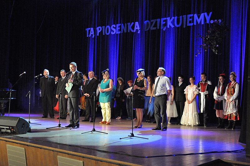 Koncert „Tą Piosenką Dziękujemy” fot. eOstrołęka.pl