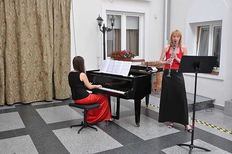 Koncert pt. „Trzech ich i dwie one, muzyczne piękno wcielone” fot. eostroleka.life