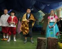 Spektakl „Kot w butach w Ostrołęce” w wykonaniu uczniów „dziesiątki” [VIDEO, ZDJĘCIA]