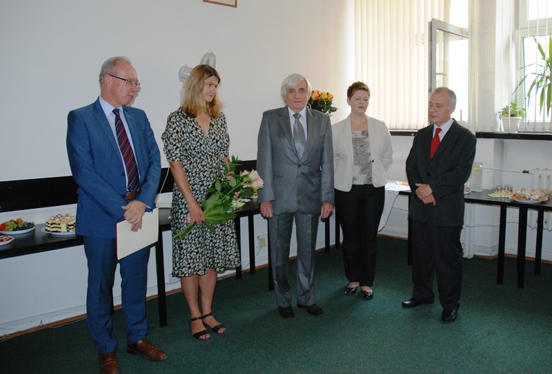 W uroczystości powołania nowej inspektor wzięli udział m.in. Jacek Kozłowski, wojewoda mazowiecki oraz Grzegorz Wrzosek, Mazowiecki Wojew&oacute;dzki Inspektor Inspekcji Handlowej. fot. Mazowiecki Urząd Woje