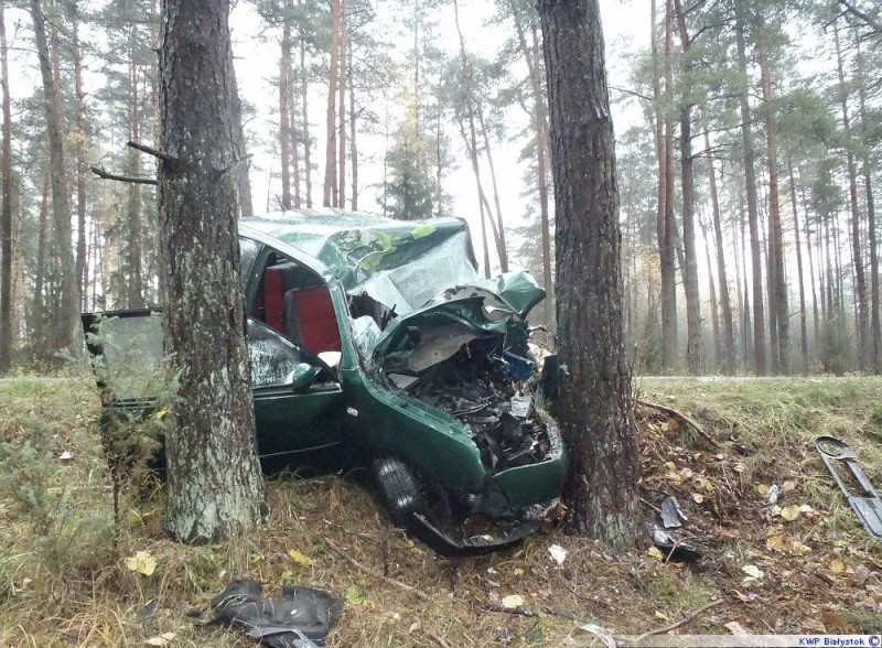 August&oacute;w: W wyniku wypadku na miejscu zginął 42-letni kierowca Volkswagen lupo, fot.podlaska.policja.gov.pl