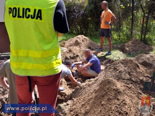 W podwarszawskich Szamotach odkryto szczątki ofiar gangsterskich porachunk&oacute;w, fot. policja.pl