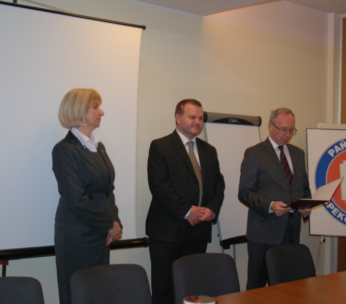 Maria Pawlak, nowy szef mazowieckiego sanepidu; Marek Posobkiewicz, pełniący obowiazki Gł&oacute;wnego Inspektora Sanitarnego; wojewoda Jacek Kozłowski