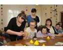 Uczniowie z „Kolorowej Szkoły” z wizytą w Muzeum Kultury Kurpiowskiej [ZDJĘCIA]