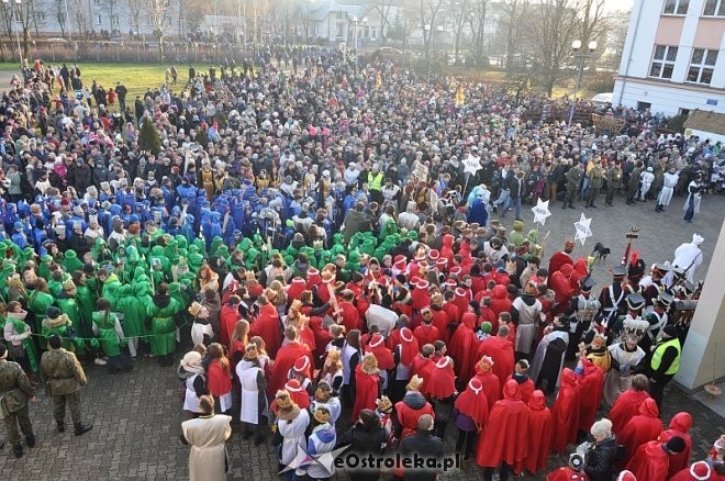 Tłum na Orszaku Trzech Kr&oacute;li w Ostrołęce, fot. eOstrołęka.pl