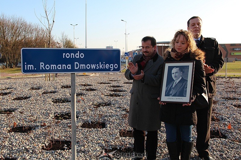 Uroczyste nadanie im. Romana Dmowskiego rondu u zbiegu ulic Gorobatowa, Dobrzeńskiego i Ulm&oacute;w, fot. eostroleka.life