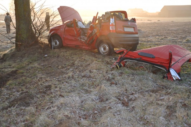 Rozbity w wyniku wypadku fiat panda, fot. KPP Wyszk&oacute;w