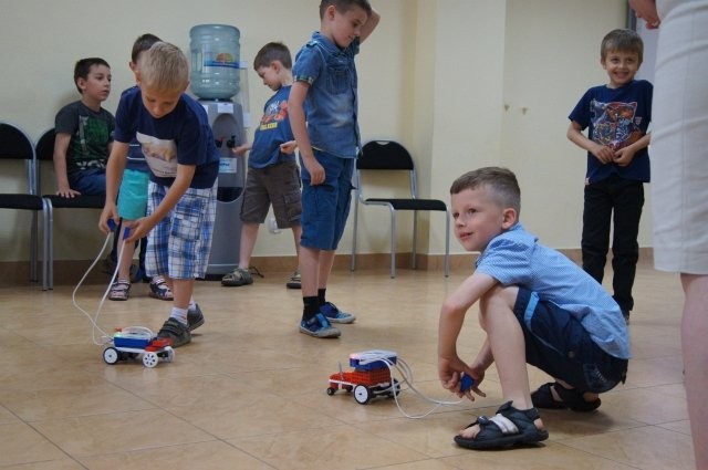 Zajęcia RoboKids zorganizowane przez Stowarzyszenie „Razem Łatwiej” - projekt „Być najlepszym”.