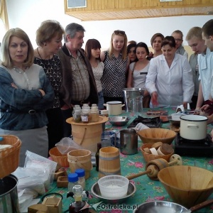 O produkcji sera podpuszczkowego z uczniami ostrołęckiej „czwórki” [ZDJĘCIA]