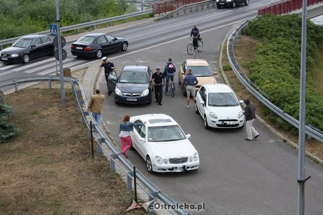 Sprawcą kolizji okazał się kierujący ż&oacute;łtym audi mieszkaniec Ostrołęki, fot. eOstrołęka.pl