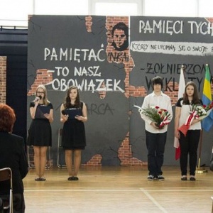 „Pamiętać – to nasz obowiązek” - uroczystości na cześć „Inki” patronki Gimnazjum nr 1 [ZDJĘCIA]