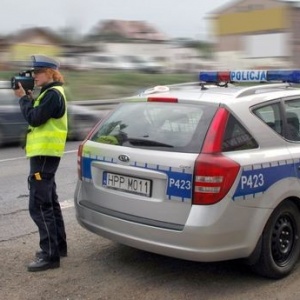 33-latek pędził obok szkoły niemal 120 km/h. Stracił prawko na trzy miesiące