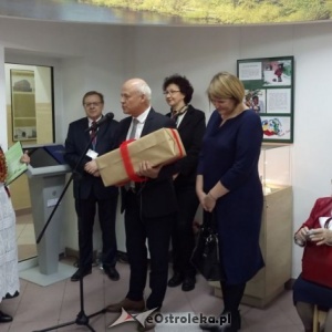 „Szacunek dla tradycji” wystawa dorobku Czesławy Kaczyńskiej w łomżyńskim muzeum [ZDJĘCIA]