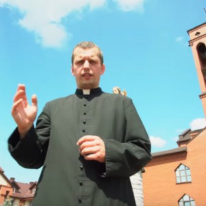 Rapujący ksiądz z parafii Zbawiciela Świata w Ostrołęce. To trzeba zobaczyć! [WIDEO]