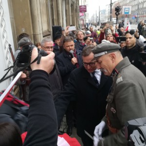 Ostrołęczanin w roli marszałka Piłsudskiego. Zobacz WIDEO