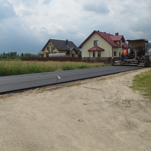 Rzekuń: Sezon na inwestycje drogowe w pełni [ZDJĘCIA]