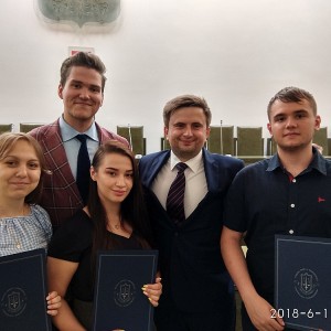 Uczniowie II LO Mistrzami Negocjacji [ZDJĘCIA]