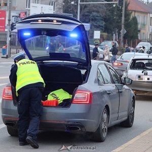 Ostrołęka: Dostawczym vw staranował osobowego opla [ZDJĘCIA]