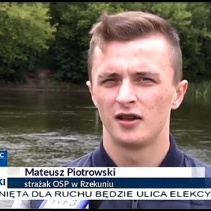 20-letni strażak ochotnik z Rzekunia uratował trzech tonących nastolatków [WIDEO]