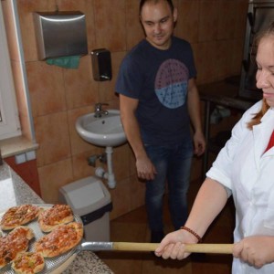 Uczniowie ZSP w Łysych w roli kucharzy [ZDJĘCIA]