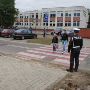 Ostrołęccy policjanci reagowali na wykroczenia pieszych. Efekt: sporo mandatów
