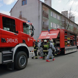 Alarm bombowy i koperta z białym proszkiem w ostrołęckim sądzie [ZDJĘCIA]