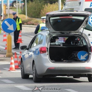 Wypadek na DK-53: 67-latek z poloneza zepchnął kierowcę vw na „czołówkę” z fordem