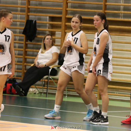 Efektowna wygrana ostrołęckich koszykarek! Blisko 100 punktów różnicy