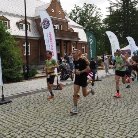 Ponad 240 biegaczy w lesie! Piąta edycja Love'Las Run przeszła do historii