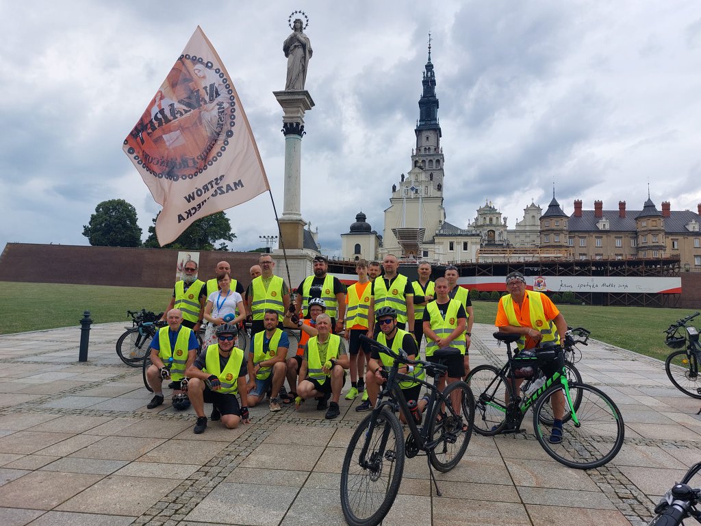 fot. Męska Grupa R&oacute;żańcowa Nazaret Ostrołęka
