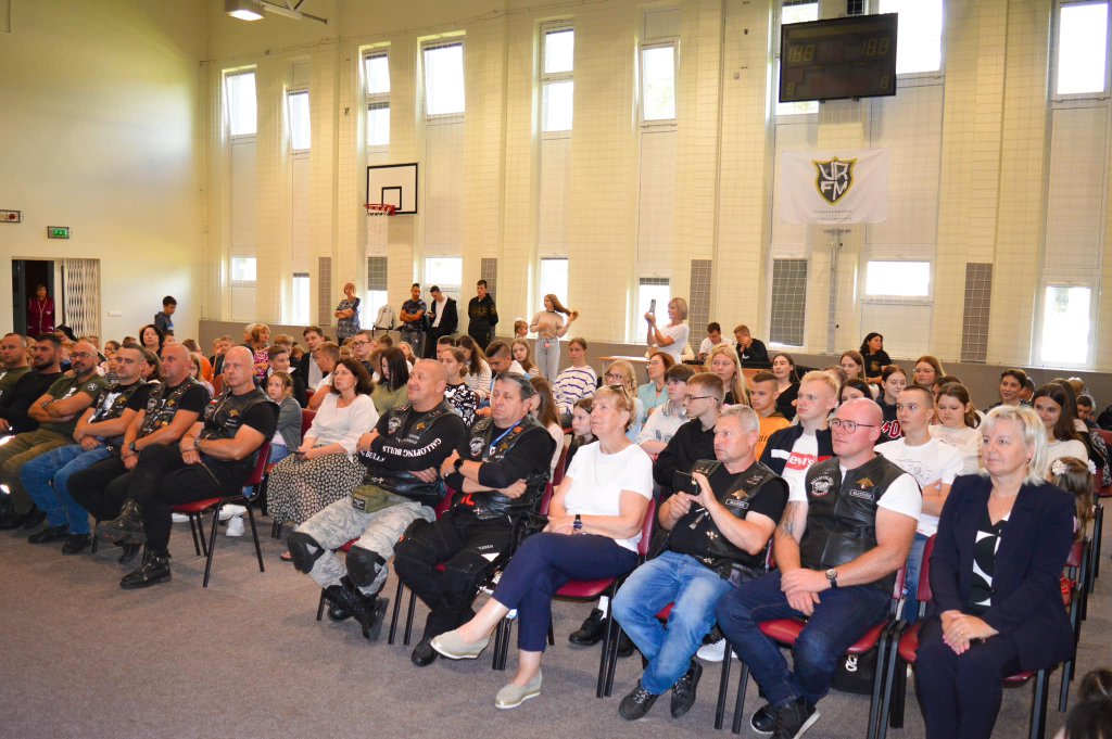 fot. FB/ Juod&scaron;ilių &scaron;v. Ur&scaron;ulės Leduchovskos gimnazija