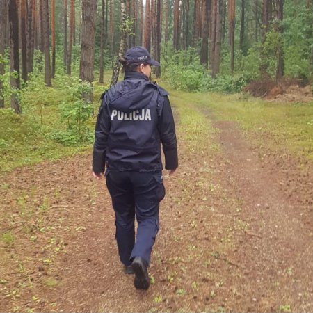 Skończyło się na strachu. Kobieta, która zaginęła w lesie, odnaleziona
