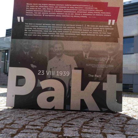 Wystawa "Pakt zbrodniarzy" w Muzeum Żołnierzy Wyklętych w Ostrołęce [ZDJĘCIA]