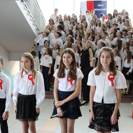 Narodowe Święto Niepodległości. Tak świętowali uczniowie Szkoły Podstawowej nr 10 [ZDJĘCIA]