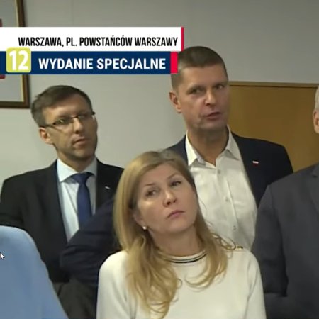 Chaos w TVP. Posłowie PiS w siedzibie TAI. Wśród nich Marcin Grabowski