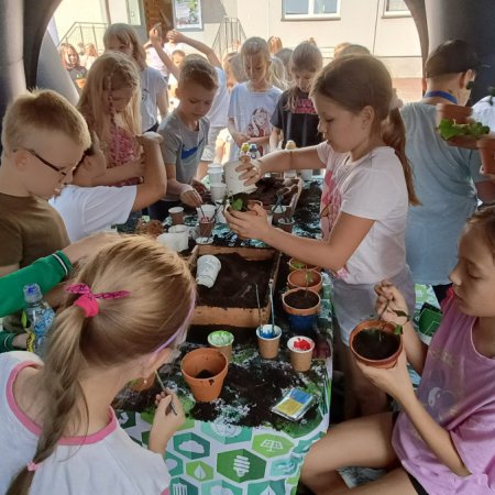 Piknik ekologiczny w “jedynce”. Dzieci uczyły się o ochronie środowiska [ZDJĘCIA]