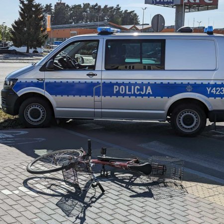 Wypadek z udziałem rowerzysty na rondzie Zbawiciela Świata&nbsp;&nbsp;[ZDJĘCIA]