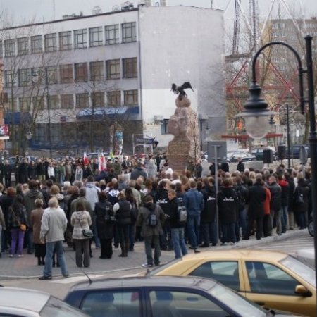 Kwiecień 2010 roku w Ostrołęce. Tak przeżywaliśmy tragedię smoleńską [WIDEO, ZDJĘCIA]