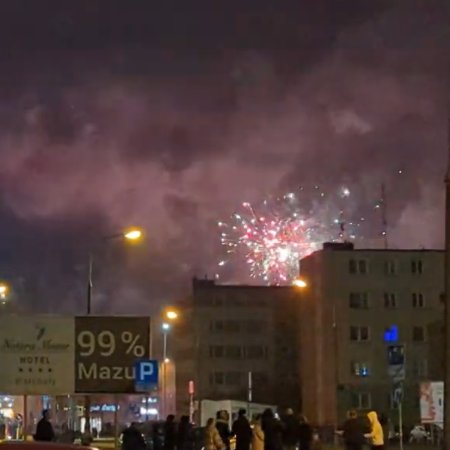 Zaręczyny w Sylwestra! Zrobili to przy wszystkich w centrum miasta!