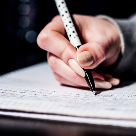 Młodzi poeci z Ostrołęki i okolic – czas na rymy! Rusza XXXII edycja Konkursu Poetyckiego “Pierwszy krok w poezję”