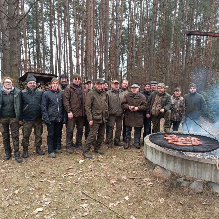 Wielka mobilizacja przy porządkowaniu siedziby PZŁ w Ostrołęce