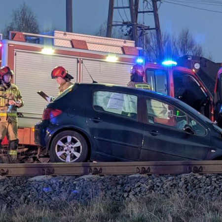 Wypadek w Susku Nowym! Zderzenie auta z pociągiem [WIDEO, ZDJĘCIA]